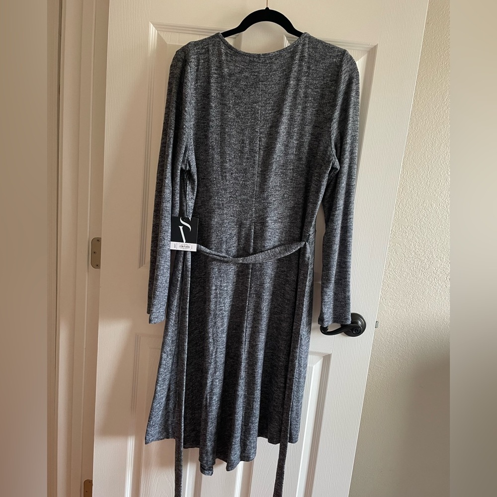 Simply Vera Wang long sleeved dress. Gray. Great winter dress. NWT. Size XL. - Picture 2 of 7